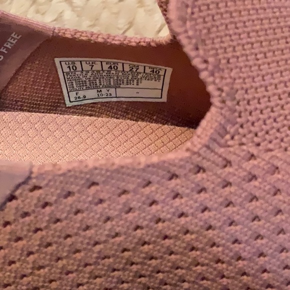 Skechers Slip-Ins - Picture 2 of 3